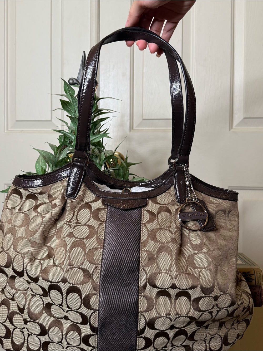 Coach Signature Stripe Devin Shoulder Tote Jacquard Patent Leather Style F28503